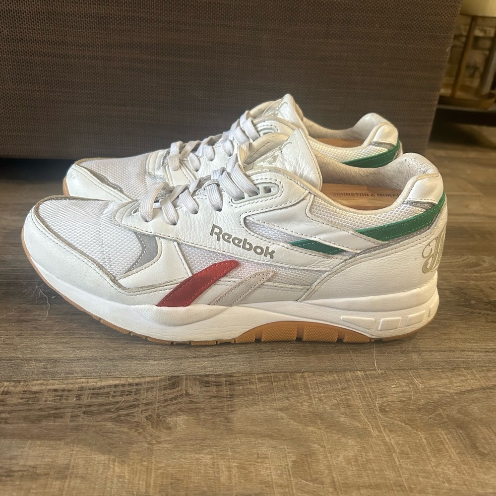 REEBOK Ventilator Supreme CDM
Hexalite Shoes